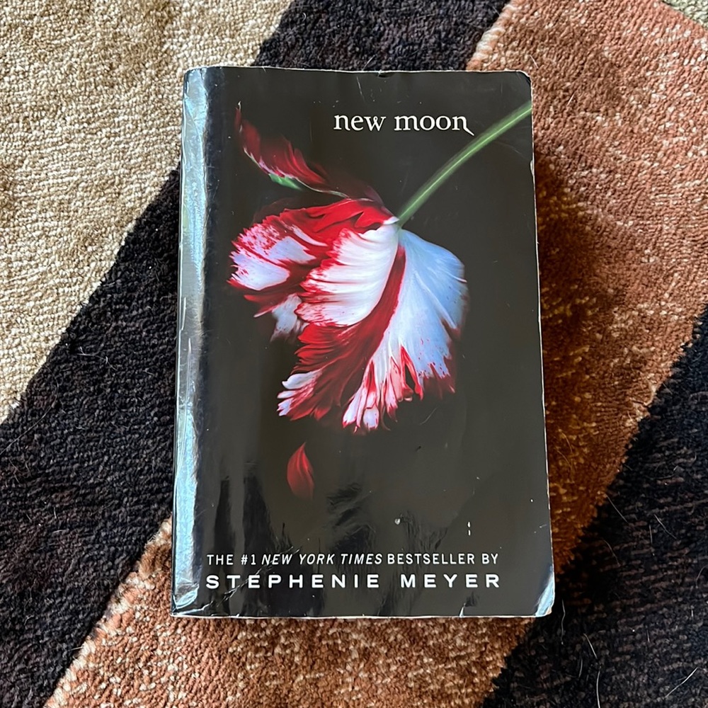 The Twilight Saga New Moon Novel